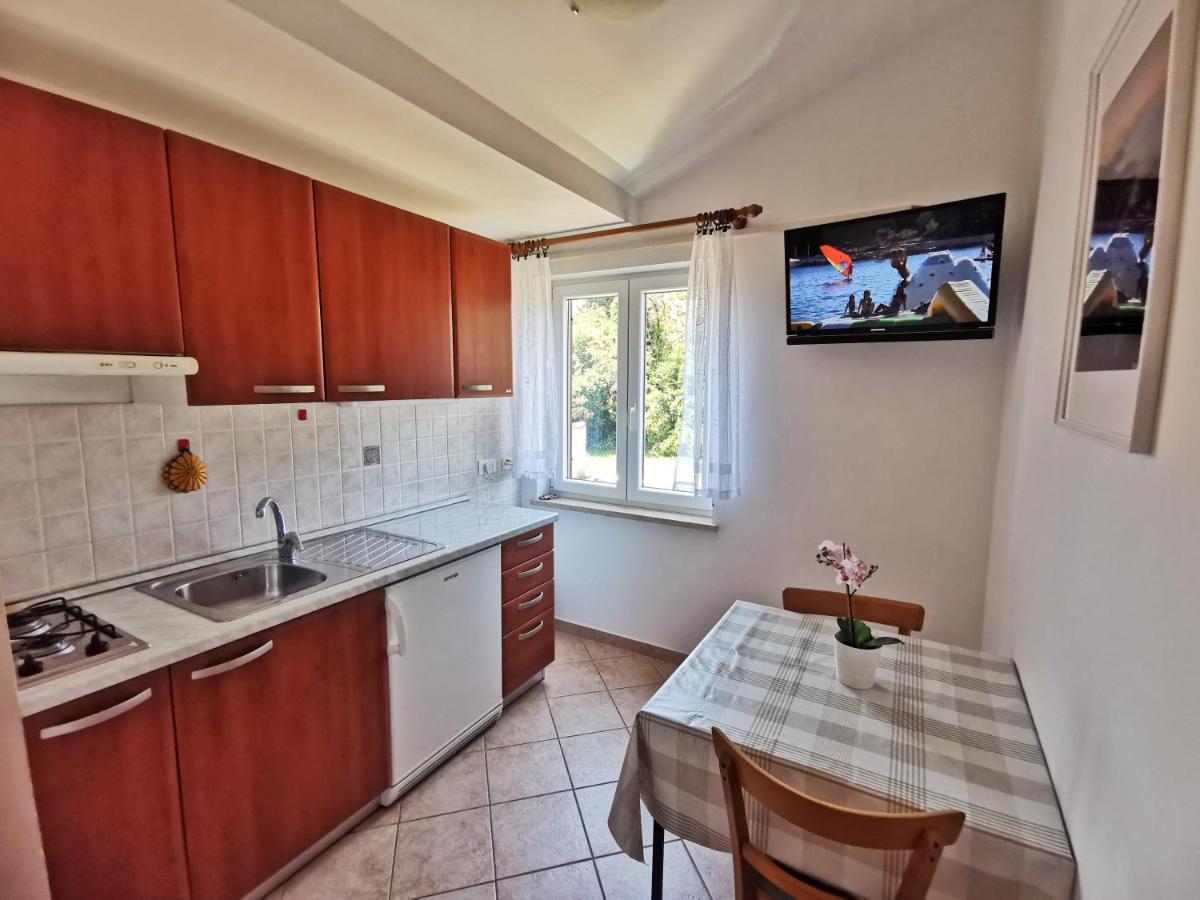 Apartments Sokolic Нерезине Экстерьер фото