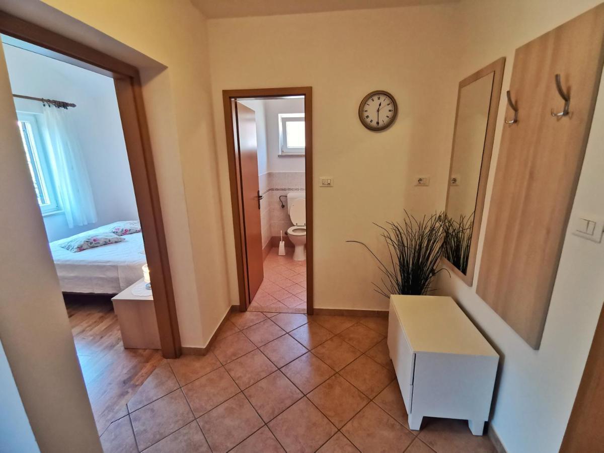 Apartments Sokolic Нерезине Экстерьер фото