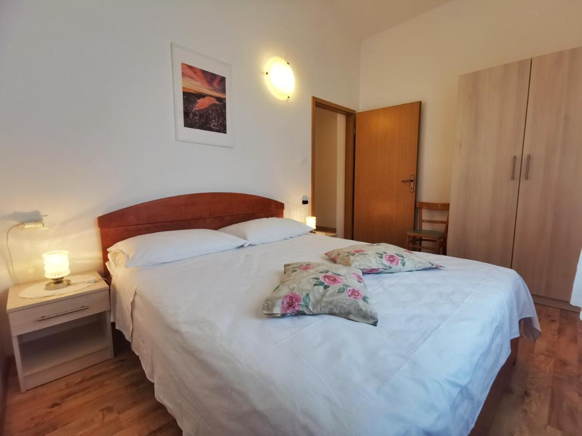 Apartments Sokolic Нерезине Экстерьер фото
